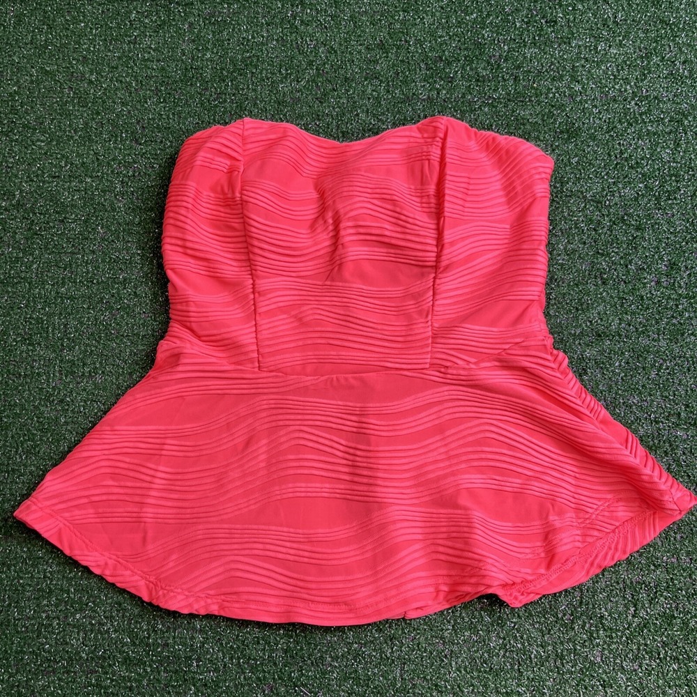 Studio Y Coral Colored‎ Halter Top Womens Size Small